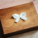 Pudełko na obrączki z sercem wewnątrz - ręcznie robione, drewniane i personalizowane