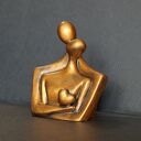 Rzeźba Para Zakochanych metaliczne złoto miodowe wys. 11,8 cm
