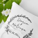 Poduszka na obrączki z haftem personalizowanym - biała bawełna 18x18 cm