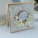 Zestaw ślubny w kremach i złocie - kartka w drewnianym pudełku i skrzynka na wino