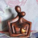 Rzeźba z gipsu, Para Zakochanych, czerwona, wys. 11,5 cm