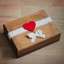 beżowe pudełka zestaw drewnianych pudełek na koperty i ślub drewno
