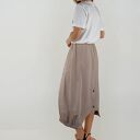 Asymetryczna spódnica bombka z kieszeniami