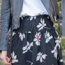spódnice spódniczka mini czarna w duże kwiaty na lato magnolia
