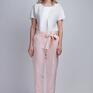 LANTI urban fashion różowe eleganckie spodnie z dekoracyjną szarfą. Zwężane nogawki kokarda pasek