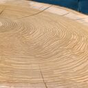 Duży stolik kawowy z plastra drewna LOFT - naturalna kora i nogi hairpin 