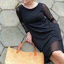 Luźna mała czarna z kieszeniami - wygodna sukienka na każdą okazję