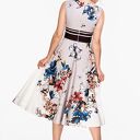 Sukienka 10/SS/2023 - koktajlowa midi w pasy i kwiaty