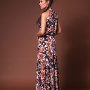 Ręcznie szyta sukienka maxi w kwiaty - elegancka na wieczór od Milita Nikonorov