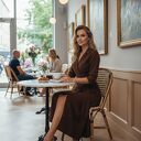 Długa sukienka kopertowa - SUK172 brąz