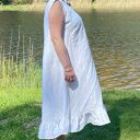 Biała lniana sukienka długa OVERSIZE z falbaną - 100% len