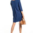 Elegancka sukienka z kontrafałdą na plecach i dekoltem V, T322, granatowa