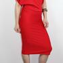 sukienki: Czerwona dopasowana do lydek - midi
