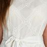 Livia Clue sukienki: haftowana alina (millagros biel) midi elegancka