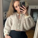 Kardigan Fleur marcepan kwiaty koronki falbanki ozdobne guziki