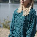 sweter z motywem warkoczy