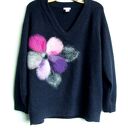 Granatowy sweter w serek z filcowanym kwiatem - ręcznie robiony oversize, rozmiar L