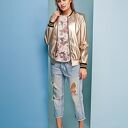 sweter z kwiatowym wzorem