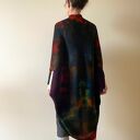 Kardigan "Kokon" z wełny merino - ciemny z kolorowymi akcentami (oversize)