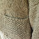 Krótki szary sweter oversize ręcznie robiony na drutach - kardigan narzutka