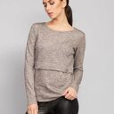 sweter o prostym kroju