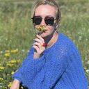 Kobaltowy sweter oversize z alpaki i jedwabiu