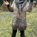 Kardigan kawa wełniany unikat - ręcznie robiony sweter z kwiatową aplikacją