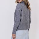 Klasyczny szary sweter golf MKM SWE291 na zimę