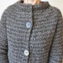 Prosty elegancki sweter handmade w kolorze szarym - robiony na drutach