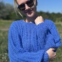 Kobaltowy sweter oversize z alpaki i jedwabiu