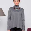 lekki sweter z golfem z dzianiny