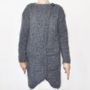 Asymetryczny, elegancki sweter handmade - kardigan z guzikiem