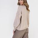 Beżowy sweter w charakterze bluzy SWE322 - MKM (handmade)