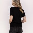 Czarny dzianinowy t-shirt z krótkim rękawem - SWE344 MKM