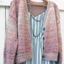 Wełniany Kardigan z delikatym włoskiem, na guziki