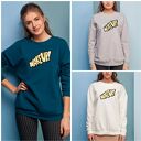 sweter o prostym kroju