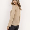 Cienki sweterek z rozszerzonymi rękawami - SWE346 beż MKM