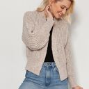 Krótki, gruby sweter zapięcia - SWE149 beż