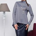 lekki sweter z golfem z dzianiny