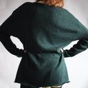 Sweter filcowany kwiatem haftowany z wełny i angory - zielony