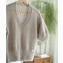 Z serii Refresco. Lekki, miękki sweter wykonany na drutach z doskonałej jakości włóczki. Swetry dekolt w serek