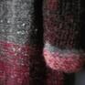 na drutach wełniany kardigan sweter