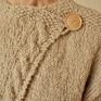 Asymetryczny, elegancki sweter handmade, robiony na drutach nude swetry kardigan