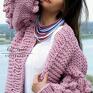 sweter z kolekcji "knit bomber". Zaprojektowany z myślą swetry