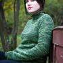 Hermina swetry: Zielony melanżowy sweter z kominem
