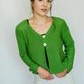 zielone wiosenny look krótki, minimalistyczny kardigan wykonany na ręcznej maszynie sweter swetry rozpinany
