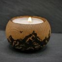 Drewniany świecznik tealight z górskim motywem - ręcznie wypalany pirografią