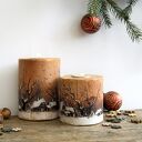 Dwa drewniane świeczniki z zimowym pejzażem