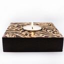 Drewniany kwadratowy świecznik na tealight z pirografią natury