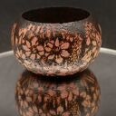 Drewniany świecznik tealight z motywem kwiatów i łąki - ręczna pirografia